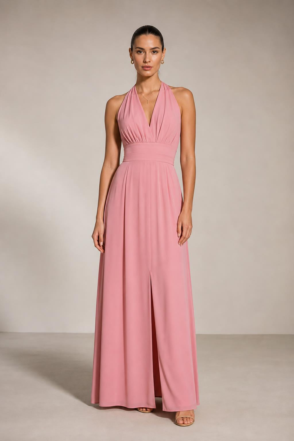 Vestido largo halter con escote en V y abertura en color rosa